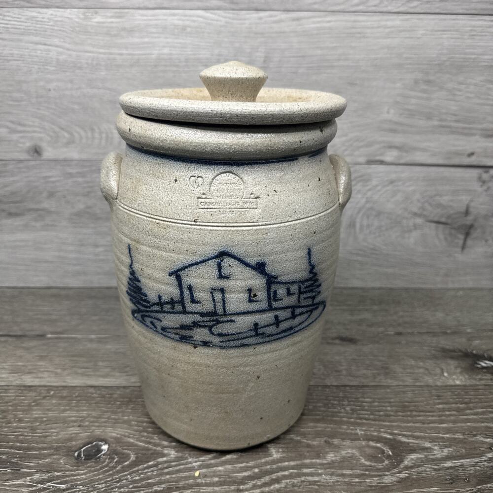 1982 Rowe Pottery Works Canister Crock w/Lid Blue Farm House Scene Cambridge 11”